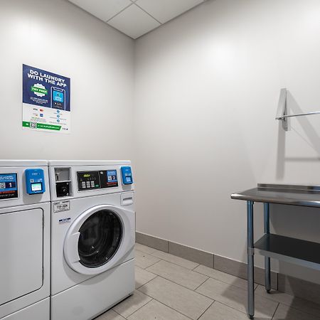 Holiday Inn Greenville - Woodruff Road By Ihg Eksteriør billede