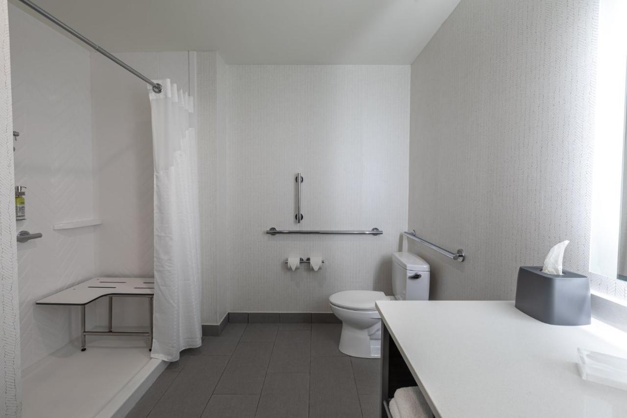 Holiday Inn Greenville - Woodruff Road By Ihg Eksteriør billede