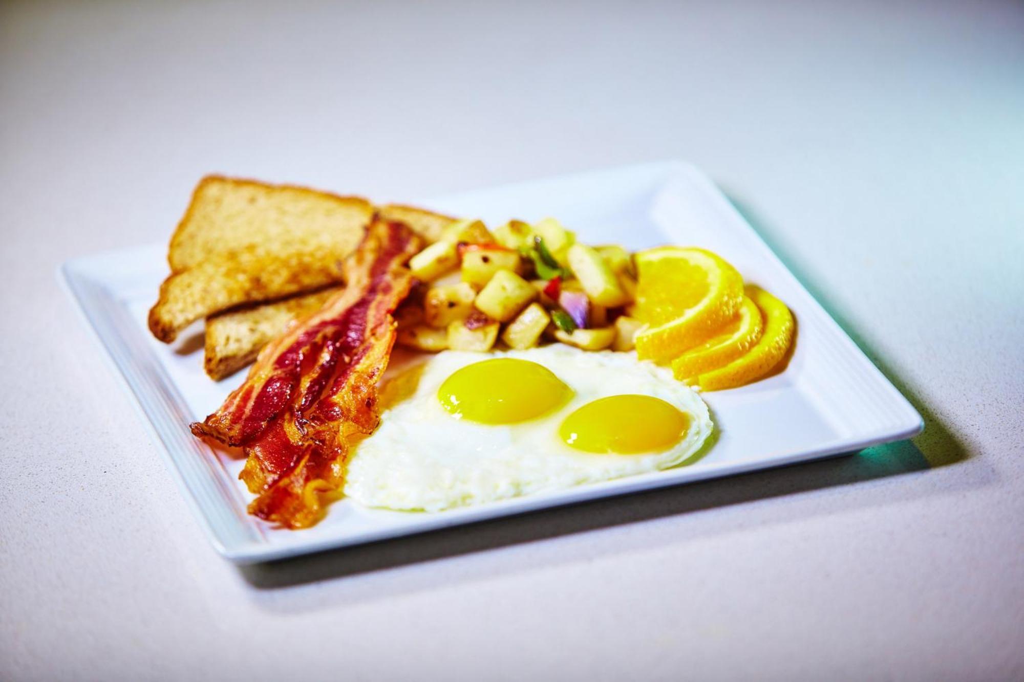 Holiday Inn Greenville - Woodruff Road By Ihg Eksteriør billede