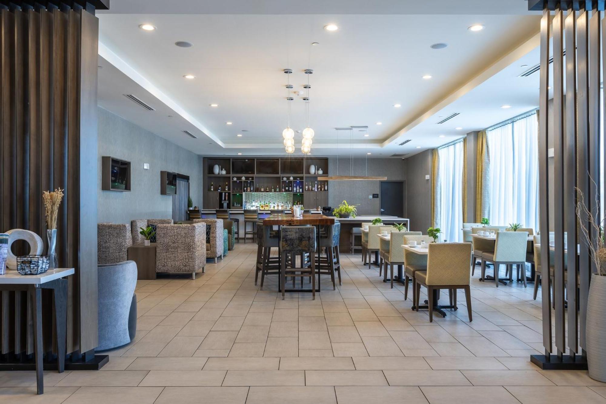 Holiday Inn Greenville - Woodruff Road By Ihg Eksteriør billede